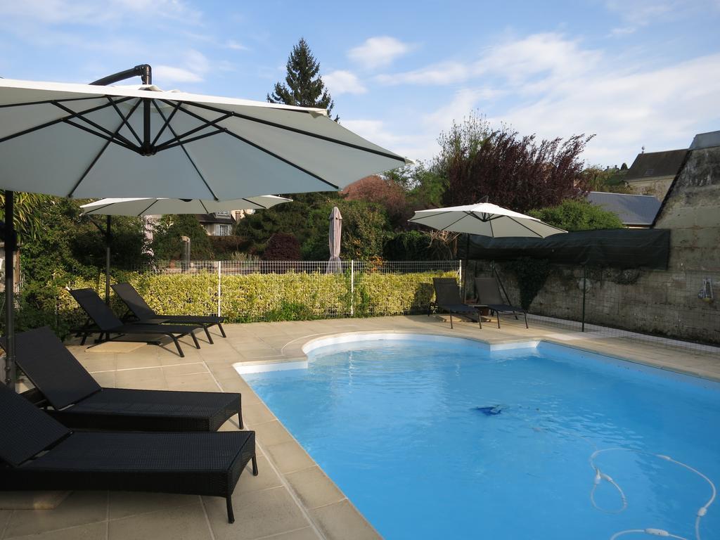 Logis Hotel De France La Chartre-sur-le-Loir Exterior foto