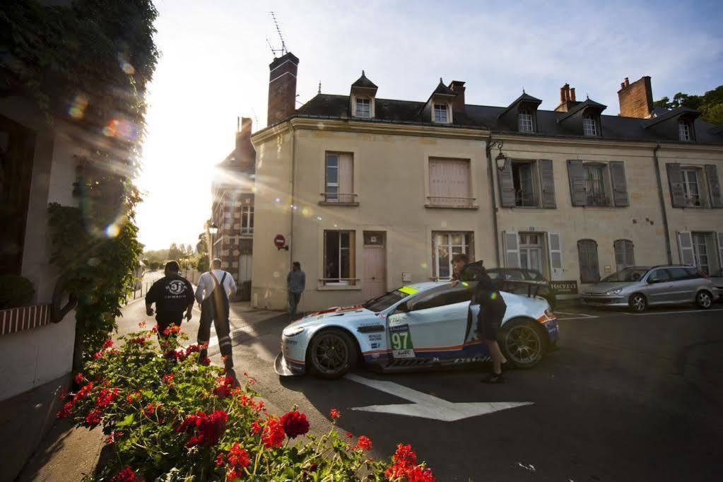 Logis Hotel De France La Chartre-sur-le-Loir Exterior foto